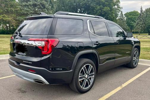 Black 2023 GMC Acadia SLT