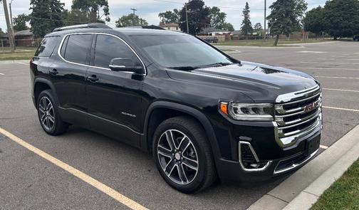 Black 2023 GMC Acadia SLT