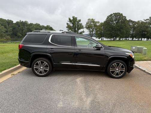 Black 2018 GMC Acadia Denali