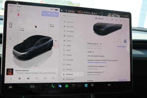 2026 Tesla Model Y AWD