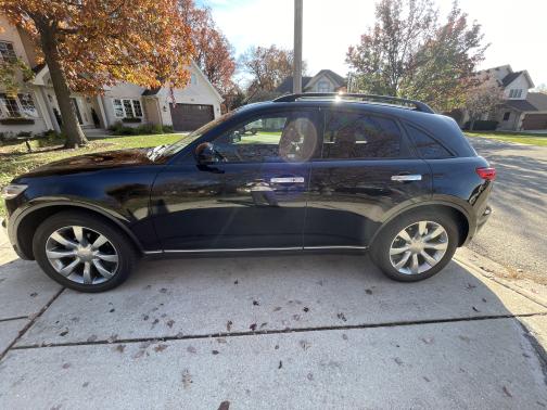 2004 INFINITI FX35 Base