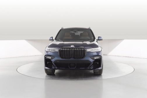 2022 BMW X7 M50i