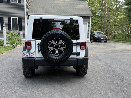 White 2017 Jeep Wrangler Unlimited Rubicon