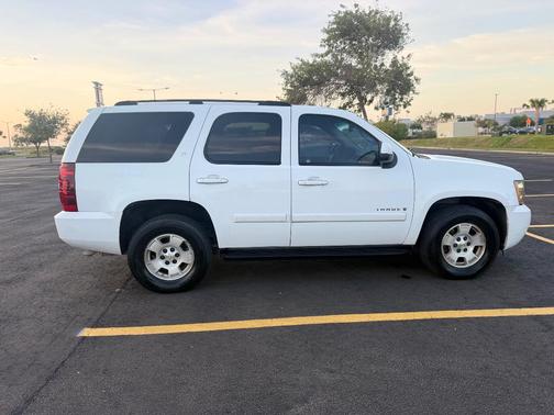 White 2007 Chevrolet Tahoe LT