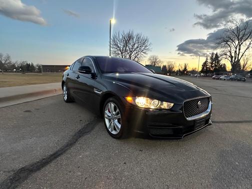 2017 Jaguar XE 25t