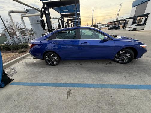 2025 Hyundai ELANTRA SEL Convenience