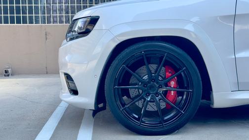 White 2017 Jeep Grand Cherokee SRT