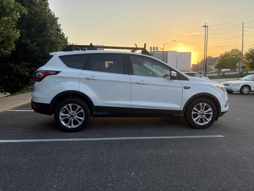 White 2018 Ford Escape SE