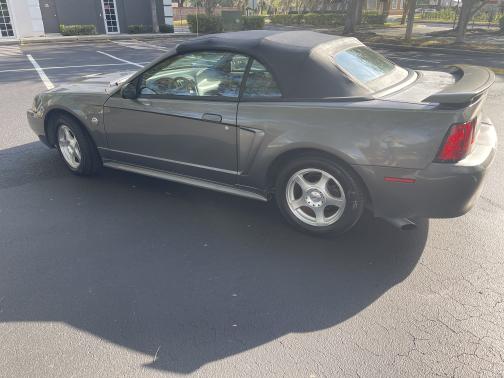 2004 Ford Mustang Base