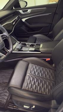 Gray 2022 Audi RS 6 Avant 4.0T