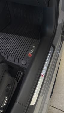 Gray 2022 Audi RS 6 Avant 4.0T