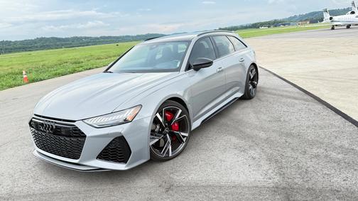 Gray 2022 Audi RS 6 Avant 4.0T