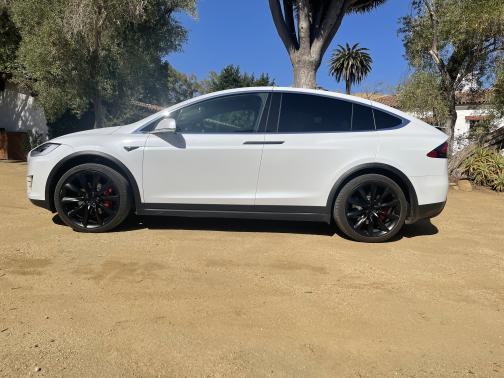 Photo 4 of 5 of 2021 Tesla Model X Performance