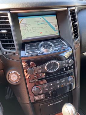 Silver 2011 INFINITI FX35 Base