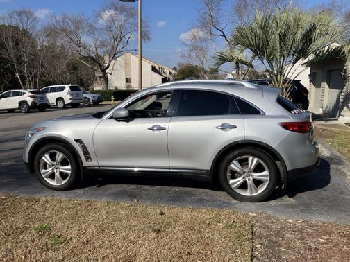 Silver 2011 INFINITI FX35 Base