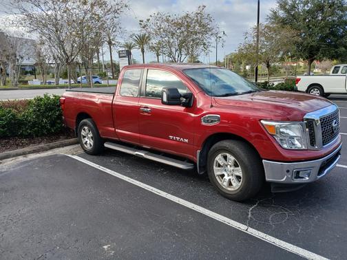 2017 Nissan Titan SV