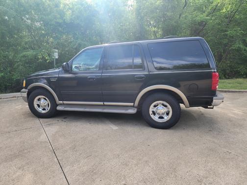 Black 2000 Ford Expedition Eddie Bauer