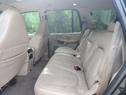 Black 2000 Ford Expedition Eddie Bauer