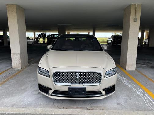 Beige 2018 Lincoln Continental Reserve