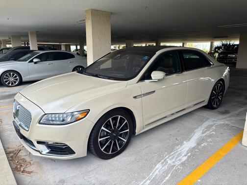 Beige 2018 Lincoln Continental Reserve