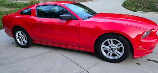 Red 2014 Ford Mustang V6