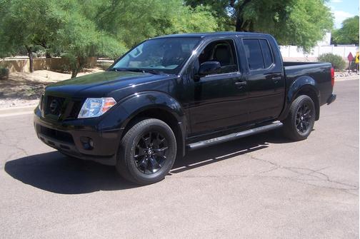Black 2019 Nissan Frontier SV