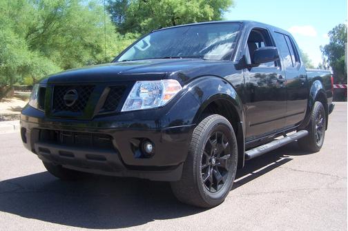 Black 2019 Nissan Frontier SV