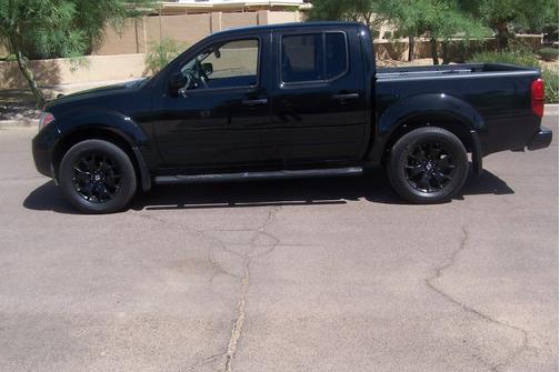 Black 2019 Nissan Frontier SV
