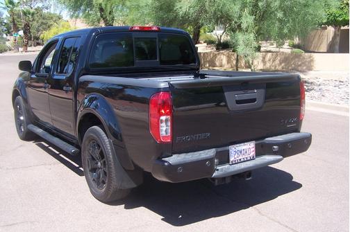 Black 2019 Nissan Frontier SV