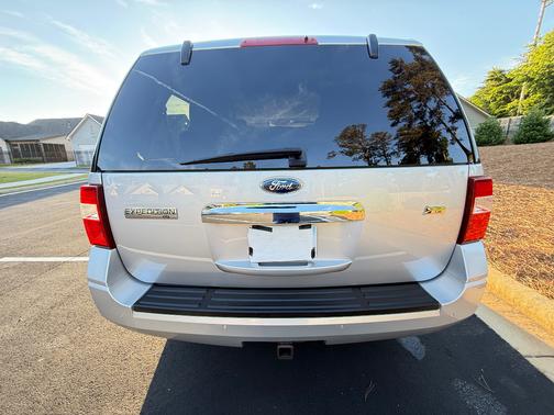 Silver 2014 Ford Expedition XLT