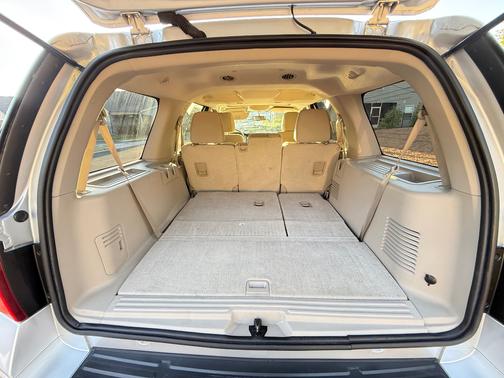 Silver 2014 Ford Expedition XLT