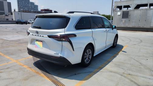White 2023 Toyota Sienna XLE
