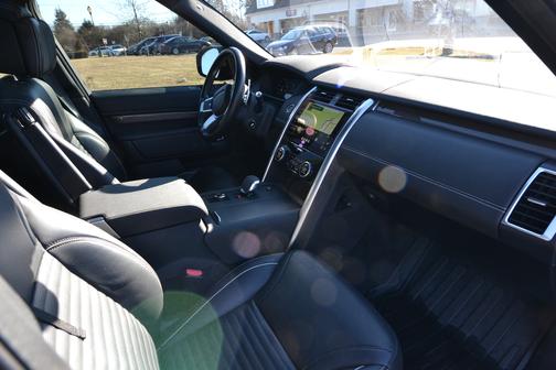 2023 Land Rover Discovery P360 Metropolitan Edition