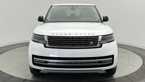White 2025 Land Rover Range Rover P530 SE LWB 7 Seat