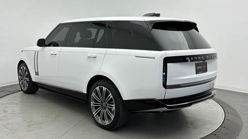 White 2025 Land Rover Range Rover P530 SE LWB 7 Seat