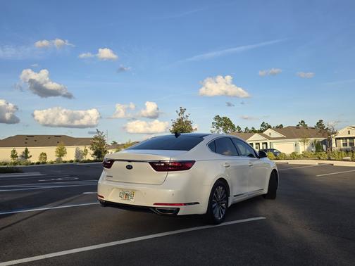 2017 Kia Cadenza Premium