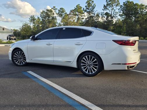 2017 Kia Cadenza Premium