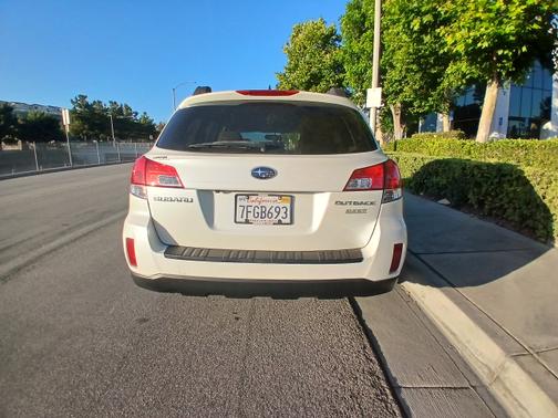 2014 Subaru Outback 2.5i Premium