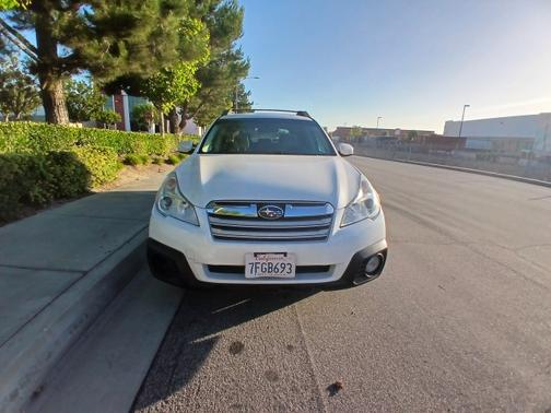 2014 Subaru Outback 2.5i Premium