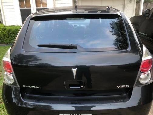 Black 2009 Pontiac Vibe Base