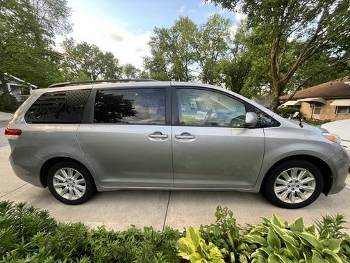 Silver 2013 Toyota Sienna XLE