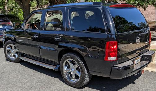 2003 Cadillac Escalade Base