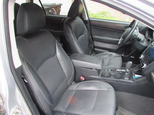 Silver 2019 Subaru Outback 3.6R Limited