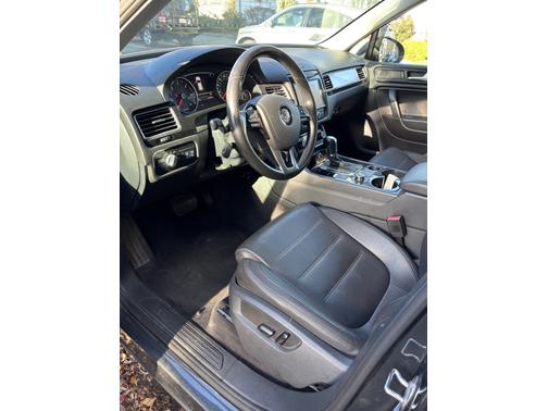 2012 Volkswagen Touareg TDI Sport