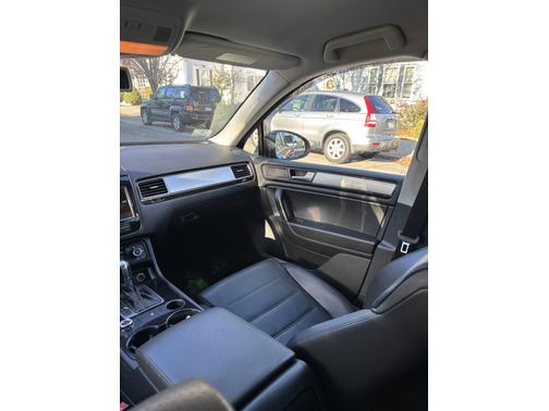 2012 Volkswagen Touareg TDI Sport