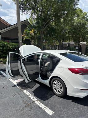 White 2017 Hyundai ELANTRA SE