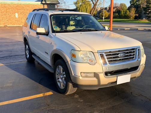 White 2008 Ford Explorer Eddie Bauer