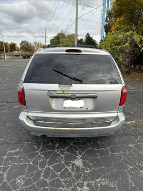 2005 Chrysler Town & Country Touring