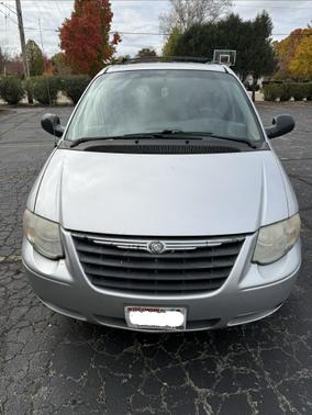 2005 Chrysler Town & Country Touring