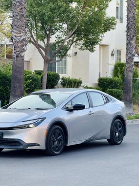 2023 Toyota Prius LE